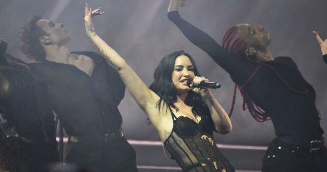 Demi Lovato cancela cinco shows e adia início de turnê para ‘proteger a saúde’
