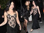 Demi Lovato mostra sua perda de peso de 50 libras em um vestido transparente enquanto ela e Jessica Simpson lideram o comparecimento da lista A na festa pós-Grammy no Chateau Marmont Demi Lovato mostra sua perda de peso de 50 libras em um vestido transparente enquanto ela e Jessica Simpson lideram o comparecimento da lista A na festa pós-Grammy no Chateau Marmont