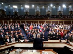 Democratas dizem que Trump não coloca a América em primeiro lugar depois do Estado da União Democratas dizem que Trump não coloca a América em primeiro lugar depois do Estado da União