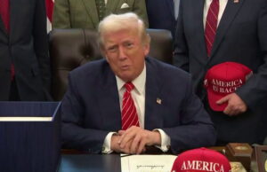 Democratas se reúnem para envergonhar Trump com façanha épica em sua grande noite Yahoo news home