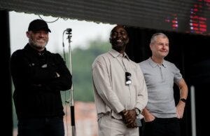 Denis Irwin não hesitou em nomear Rud Van Niselrooy como o melhor finalizador do Manchester United de todos os tempos Denis Irwin não hesitou em nomear Rud Van Niselrooy como o melhor finalizador do Manchester United de todos os tempos