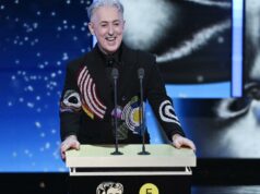 Dentro da sala do BAFTA Awards, organizado por Alan Cumming, além de uma lista completa dos vencedores Dentro da sala do BAFTA Awards, organizado por Alan Cumming, além de uma lista completa dos vencedores