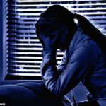 Mulheres e meninas de até 14 anos estão sendo estupradas e forçadas ao trabalho sexual por implacáveis ​​gangues de aliciamento de Londres, descobriu uma investigação (imagem de banco de imagens)