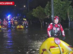 Dezenas de pessoas são resgatadas de enchentes enquanto a chuva atinge Sydney Dezenas de pessoas são resgatadas de enchentes enquanto a chuva atinge Sydney