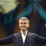 Disney nomeia Josh D'Amaro, que liderou a transformação Woke de parques temáticos, seu novo CEO