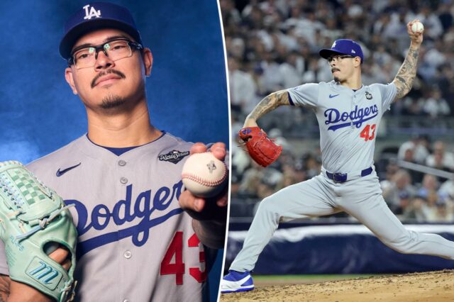 Anthony Banda, do Los Angeles Dodgers, segurando uma bola de beisebol e usando uma luva azul-petróleo.