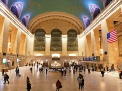Dois cadáveres encontrados em trens separados do metrô de Nova York em poucas horas Dois cadáveres encontrados em trens separados do metrô de Nova York em poucas horas