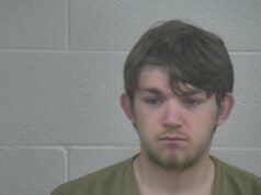 Dois homens de Illinois são presos após supostamente tentarem sequestrar adolescente de Kentucky Procurador distrital do condado de Suffolk, Ray Tierney