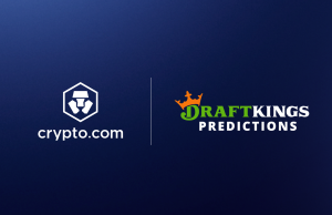 DraftKings Predictions vê expansão por meio de acordo com Crypto.com Fundo azul com o logotipo DraftKings Predictions à direita e Crypto.com à esquerda.