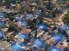 E-mail vazado prova que Ring pretendia usar recurso de vigilância para pessoas E-mail vazado prova que Ring pretendia usar recurso de vigilância para pessoas e também para cães | Imagem promocional mostrando zonas de vigilância azuis preenchendo um bairro