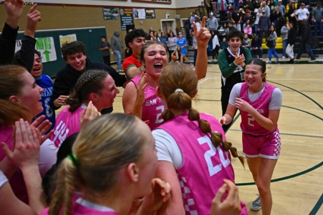 'É o nosso jogo': o ataque rápido do trem em fuga de San Ramon Valley leva os Wolves ao quarto título consecutivo da EBAL
