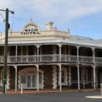 É um trabalho de amor colocar a grande e velha dama Wagin de volta à condição