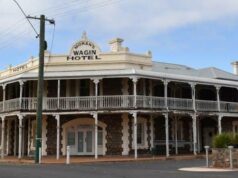 É um trabalho de amor colocar a grande e velha dama Wagin de volta à condição É um trabalho de amor colocar a grande e velha dama Wagin de volta à condição