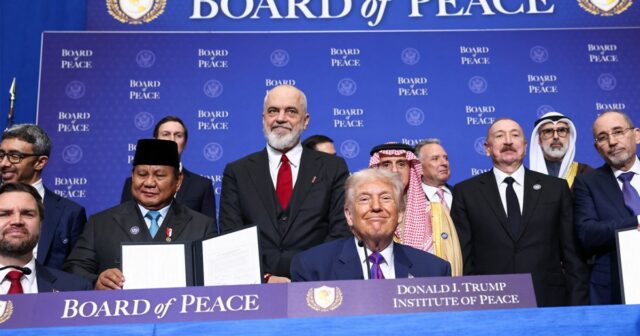 EUA pagam cerca de US$ 160 milhões para quase US$ EUA pagam cerca de US$ 160 milhões para quase US$ 4 bilhões em taxas da ONU