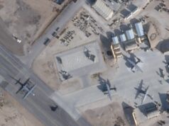 EUA posicionam porta-aviões e plataformas de ataque em todo o Oriente Médio enquanto as negociações do Irã mudam para Omã EUA posicionam porta-aviões e plataformas de ataque em todo o Oriente Médio enquanto as negociações do Irã mudam para Omã