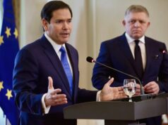 EUA ‘não contestam’ avaliação europeia sobre envenenamento de Navalny, diz Rubio ARQUIVO - Nesta foto de arquivo de 22 de agosto de 2019, o líder da oposição russa Alexei Navalny fala à mídia antes de uma sessão judicial em Moscou, Rússia. (Foto AP/Alexander Zemlianichenko, Arquivo)