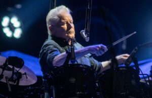 Eagles adicionam duas datas de esfera depois que Don Henley diz que a banda ‘provavelmente’ chegará ao fim este ano Eagles adicionam duas datas de esfera depois que Don Henley diz que a banda ‘provavelmente’ chegará ao fim este ano