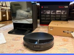 Economize $ 500 no meu Roborock 10R favorito – pode ser o Dia dos Namorados que você estava esperando Roborock S7 MaxV Ultra robô aspirador e estação de acoplamento com um smartphone mostrando um aplicativo.