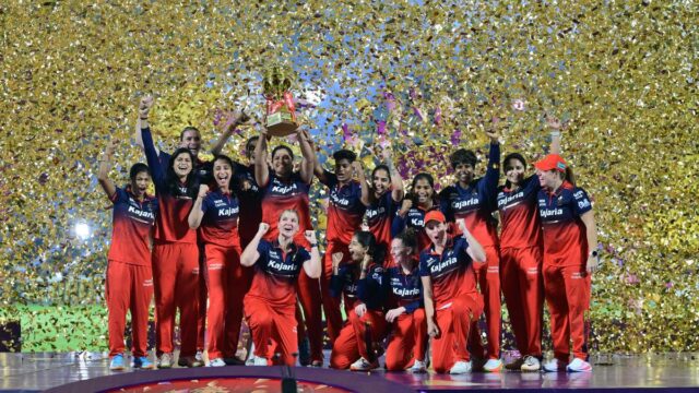 'Ee Sala Cup Namdu': Smriti chama os fãs do RCB de 'melhores' do mundo após a segunda conquista do título WPL

