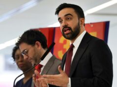 Ei, senhor prefeito: tire o casaco de cosplay e faça a cidade FUNCIONAR Ei, senhor prefeito: tire o casaco de cosplay e faça a cidade FUNCIONAR