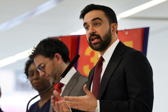 Ei, senhor prefeito: tire o casaco de cosplay e faça a cidade FUNCIONAR
