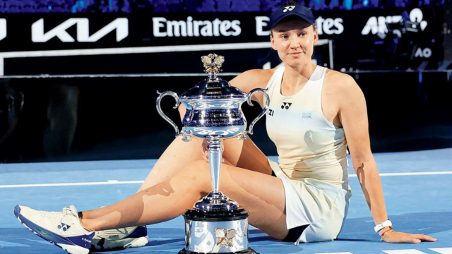 Elena Rybakina surpreende Aryna Sabalenka e conquista o título do Aberto da Austrália
