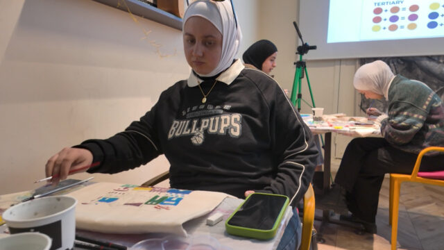 Em Aleppo, a arte une as divisões de guerra da Síria
