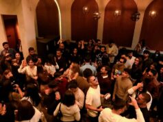 Em Karachi, raves sóbrias oferecem à Geração Z um novo tipo de vida noturna Yahoo news home