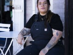 Em meio ao aumento de prisões e deportações, um artista imigrante enfrenta o medo através da arte de rua Em meio ao aumento de prisões e deportações, um artista imigrante enfrenta o medo através da arte de rua