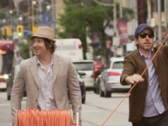 Em ‘Nirvanna the Band the Show the Movie’, dois perdedores transformam a viagem no tempo em uma máquina de fama Em ‘Nirvanna the Band the Show the Movie’, dois perdedores transformam a viagem no tempo em uma máquina de fama