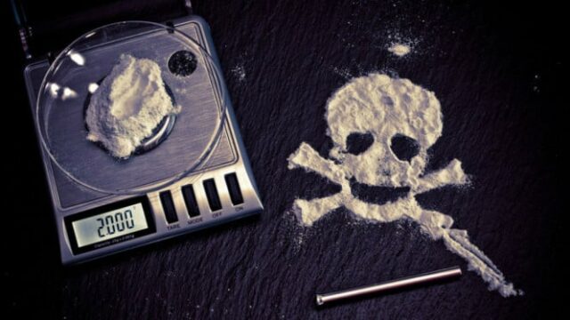 Emocionante policial do sul de Jacarta supostamente transformando casos de perseguição em drogas
