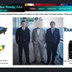 Donald Deibler está à esquerda e Arthur Deibler está à direita em uma imagem promocional do site da empresa de jogos inovadores.