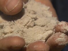 Empresa por trás do projeto proposto de mineração de areia em parceria com a Universidade de Manitoba na pesquisa de monitoramento de águas subterrâneas Ícone de conversão de texto em fala