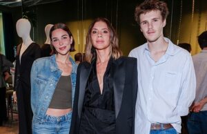 Enquanto Brooklyn Beckham e Nicola Peltz consideram a barriga de aluguel ou adoção, como Victoria e David estão reagindo… com o Projeto Cruz Agora, os Beckham recorreram ao filho mais novo, Cruz (à direita), para lançar sua carreira em meio à rivalidade com o filho mais velho, Brooklyn.