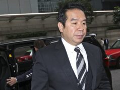 Envergonhado, ex-proprietário de clube da Premier League em briga extraordinária com seus vizinhos mega-ricos depois de deixar sua empregada filipina morar em sua mansão de £ 7 milhões por duas décadas – e ela se mudou para ONZE de seus amigos Carson Yeung (foto) era dono da cidade de Birmingham antes de ser preso por lavagem de £ 55 milhões em sua terra natal, Hong Kong