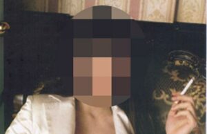 Epstein levou uma jovem modelo romena ‘muito fofa’ para um jantar privado no Palácio de Buckingham para Andrew Mountbatten-Windsor E-mails bombásticos revelam como Andrew entreteve Epstein e quatro mulheres, incluindo a modelo de Bucareste (foto) e outra da Rússia, no palácio enquanto a rainha Elizabeth estava em Balmoral