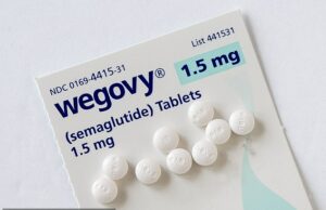 Esperança por uma nova pílula de emagrecimento de baixo custo, já que o comprimido diário supera a semaglutida oral em teste O novo medicamento foi testado contra a versão para tratamento de diabetes da pílula Wegovy