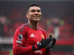 Esqueça Casemiro, a estrela do Man Utd com 120 toques redescobriu seu próprio nível de classe mundial com Michael Carrick Lisandro Martínez comemora pelo Manchester United.