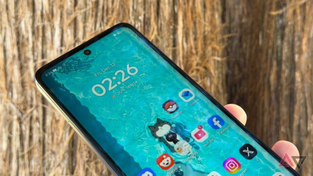 Este acordo com a operadora Moto G 2026 faz muito Moto G 2026 encostado em um laço vermelho