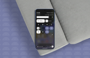 Google reverte uma das mudanças mais irritantes na interface do Android Close da tela de um smartphone exibindo o painel Configurações rápidas do Android, com o logotipo do Android visível na parte inferior