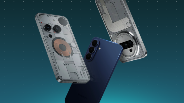 Estou menos animado com o Galaxy S26 do que com Samsung Galaxy S25 Ultra em prata, em pé