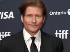 Estrela de ‘De volta para o futuro’ Crispin Glover acusado de manter a ex-modelo ‘cativa’ como ‘escrava sexual’ em novo processo Estrela de 'De volta para o futuro' Crispin Glover acusado de manter a ex-modelo 'cativa' como 'escrava sexual' em novo processo