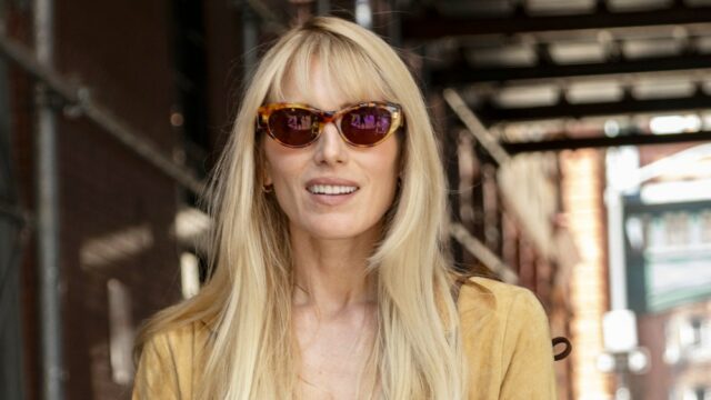 Estrela de 'Love Story' Dree Hemingway interpretando o 'icônico' Daryl Hannah durante seu romance com JFK Jr.
