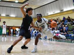 Estrela salesiana de dois esportes se compromete a jogar futebol no estado de Sacramento Estrela salesiana de dois esportes se compromete a jogar futebol no estado de Sacramento