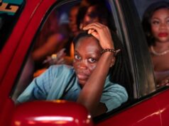 Estrelas nigerianas de ‘Lady’s’ criticam a ‘desumanização’ da proibição de viagens de Trump, elogiam a ‘irmandade’ por trás do vencedor do prêmio de Sundance e jogador de Berlim Estrelas nigerianas de 'Lady's' criticam a 'desumanização' da proibição de viagens de Trump, elogiam a 'irmandade' por trás do vencedor do prêmio de Sundance e jogador de Berlim