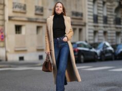 Eu sou um esnobe em jeans – até estou obcecado por esses pares para emagrecer as curvas Jennifer Casimiro é vista vestindo um suéter creme de gola alta tricotado com detalhes volumosos de babados nos ombros da Zara; calça preta de cintura alta e silhueta afunilada, apertada nos tornozelos da Zara; sapatos pretos com cadarço e salto bloco, com detalhes de pompom nos tornozelos da Gucci; a pequena bolsa clutch preta Suede Varenne com formato retangular e marca dourada em relevo da Jimmy Choo; óculos de sol retangulares pretos grandes da MiuMiu; brincos com punho de ouro da Zara; seu cabelo preto está solto com uma parte central em 19 de setembro de 2025 em Hamburgo, Alemanha.