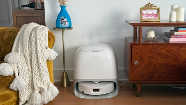 roborock Qrevo Curv 2 Flow Robot aspirador e esfregão, esfregão de rolo autolimpante em tempo real SpiraFlow, 20.000 Pa, sistema duplo zero-emaranhado, prevenção de obstáculos AI, esfregão para lavagem e secagem a quente, proteção de carpete