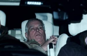 Ex-príncipe Andrew é libertado após ser detido pela polícia Ex-príncipe Andrew é libertado após ser detido pela polícia