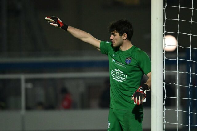 Ex-talento do Man Utd assina com novo clube na Suécia Ex-talento do Man Utd assina com novo clube na Suécia após 6 meses como agente livre