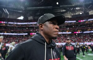 Ex-técnico dos Falcons, Raheem Morris, liderará a defesa dos 49ers Ex-técnico dos Falcons, Raheem Morris, liderará a defesa dos 49ers
